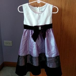 Sleeveless white and purple formal toddler dress